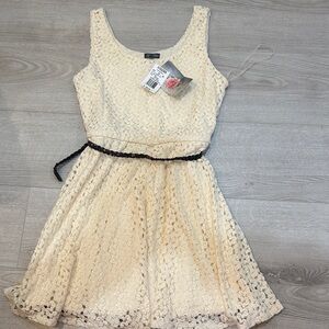 Elegant Cream Lace Women’s Dress